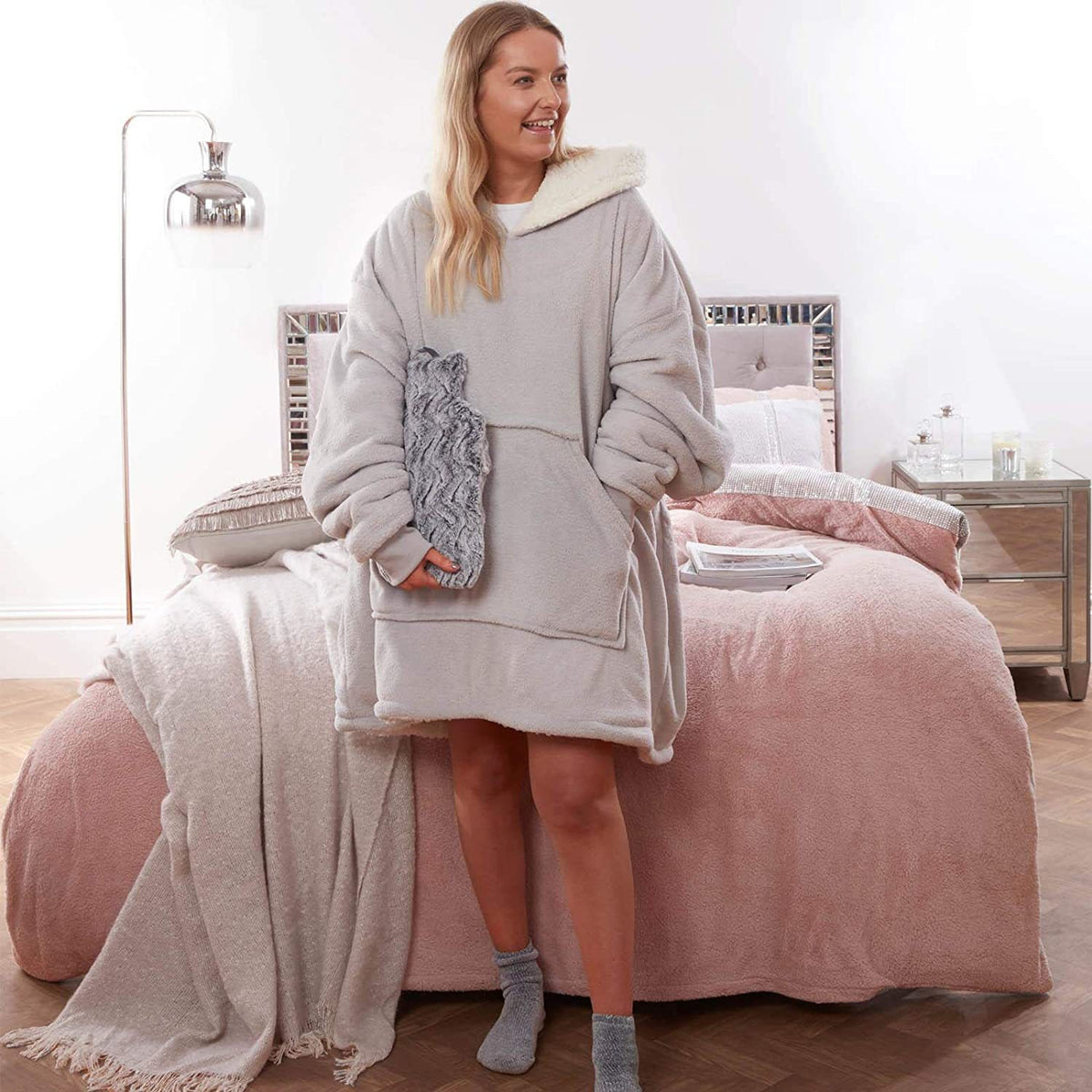 Toasty Hoodie sherpa wearable blanket, product photo 5